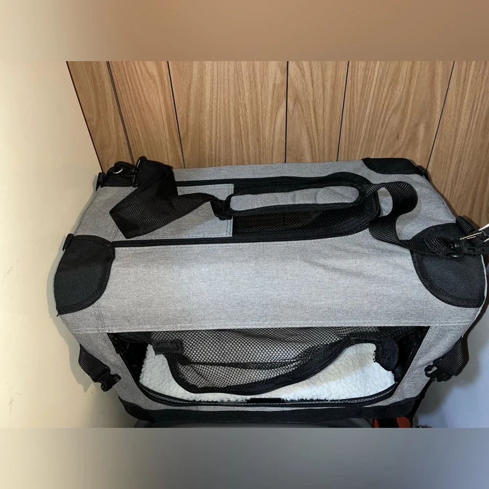 Veehoo Dog Carrier for travel use for small to medium dog.